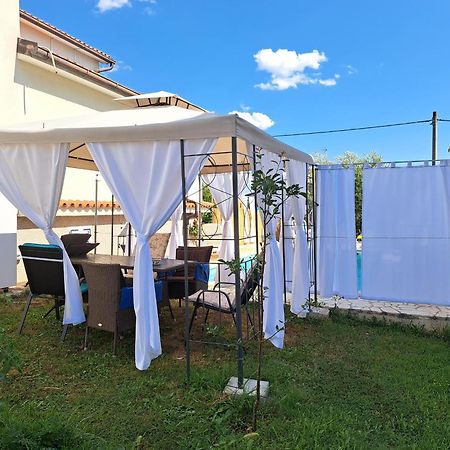 Apartament Casa Antonio With Swimming Pool Novigrad  Zewnętrze zdjęcie