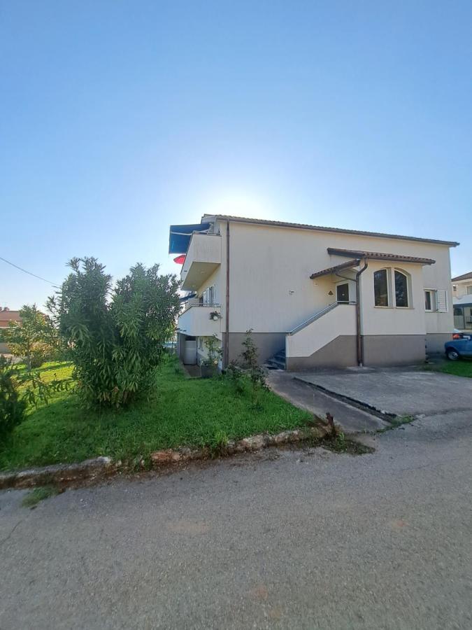 Apartament Casa Antonio With Swimming Pool Novigrad  Zewnętrze zdjęcie